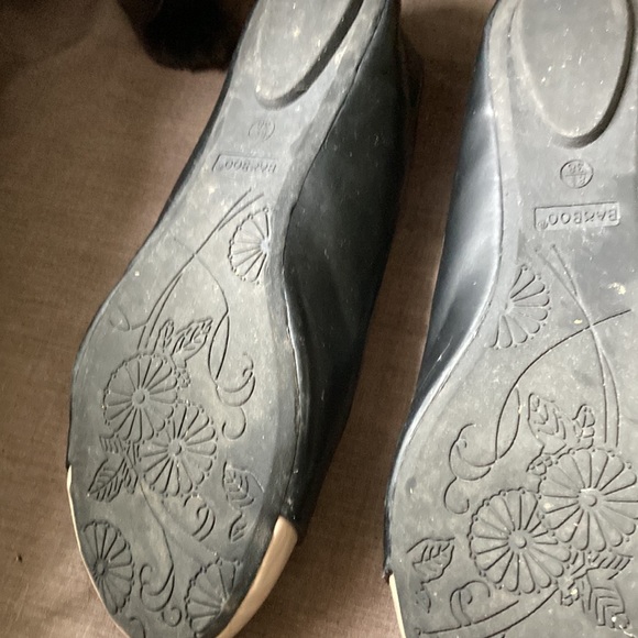 Black, cappuccino toed Flats - Picture 7 of 7